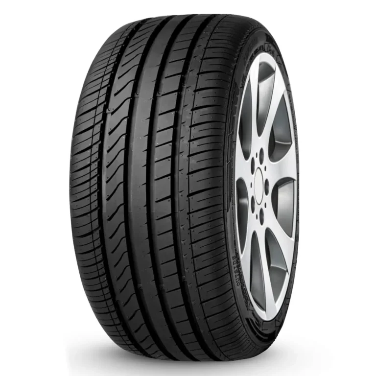 SUPERIA ECOBLUE UHP tire – product photo showing tread design