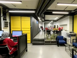 فضای داخلی هلدینگ PTC GROUP - بخش بازرگانی و فروش